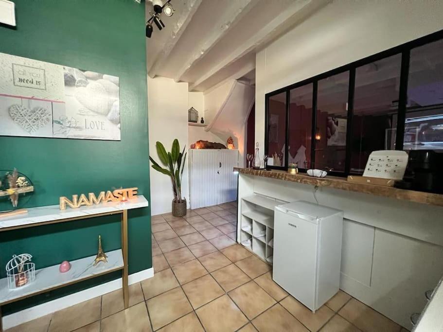 Suite Romance - Jacuzzi Moret sur Loing Bagian luar foto
