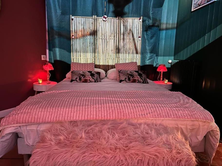 Suite Romance - Jacuzzi Moret sur Loing Bagian luar foto